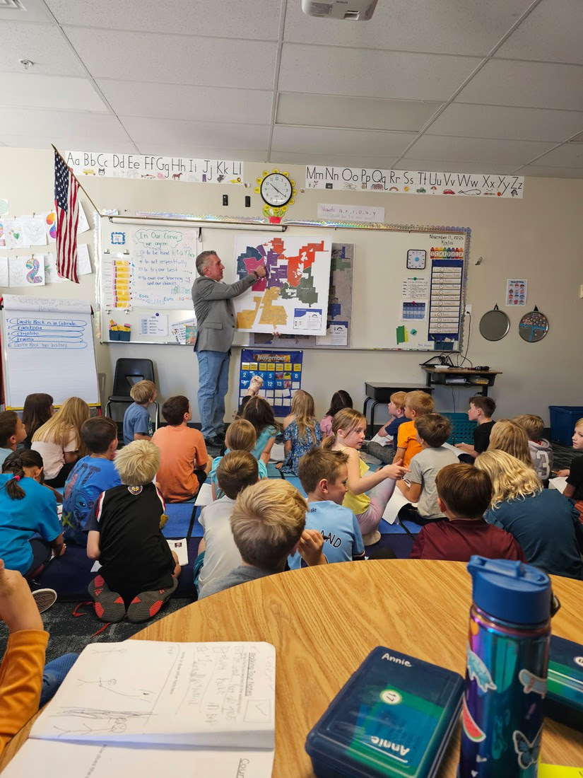Tim Dietz speaking to a Renaissance Middle School class about Castle Rock